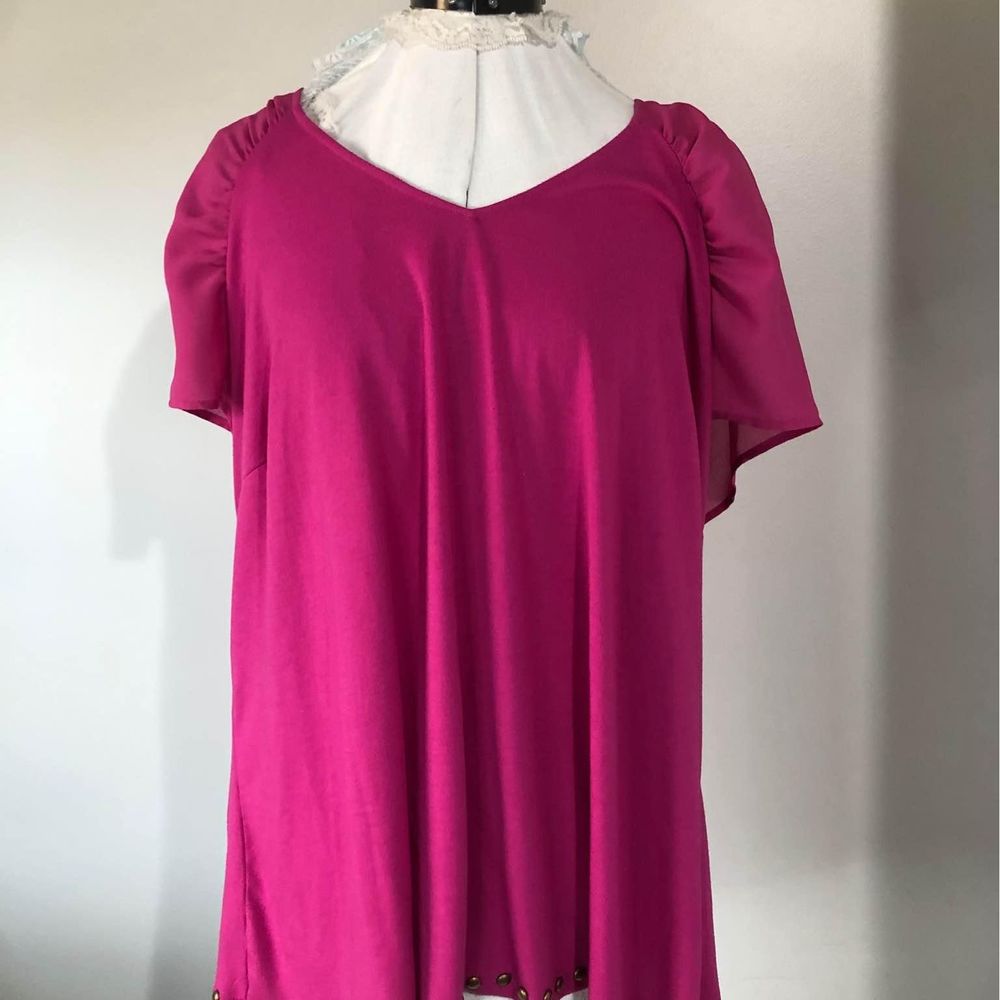 2X A New Approach a.n.a Pink Blouse Puff Shoulders jeweled stud bottom C3583